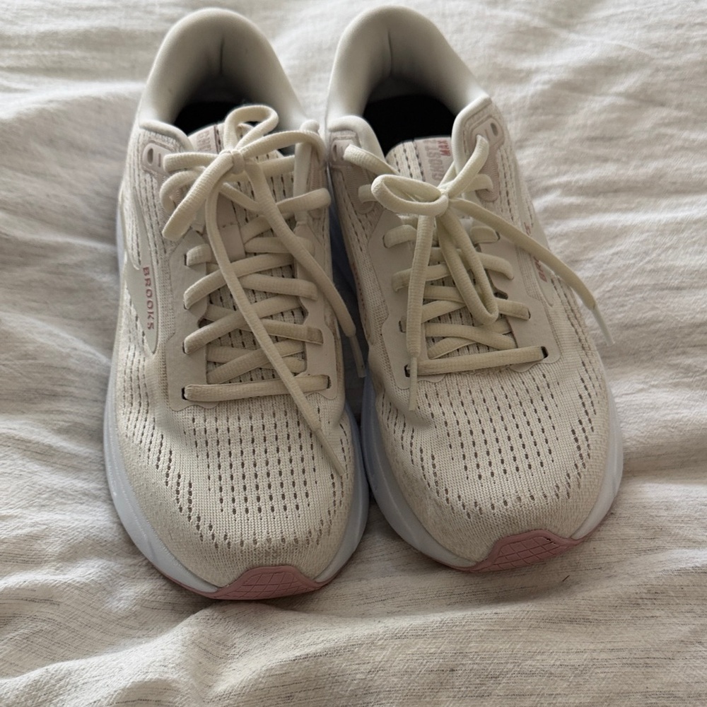 Brooks Women's Cream Sneakers with Pink Accents